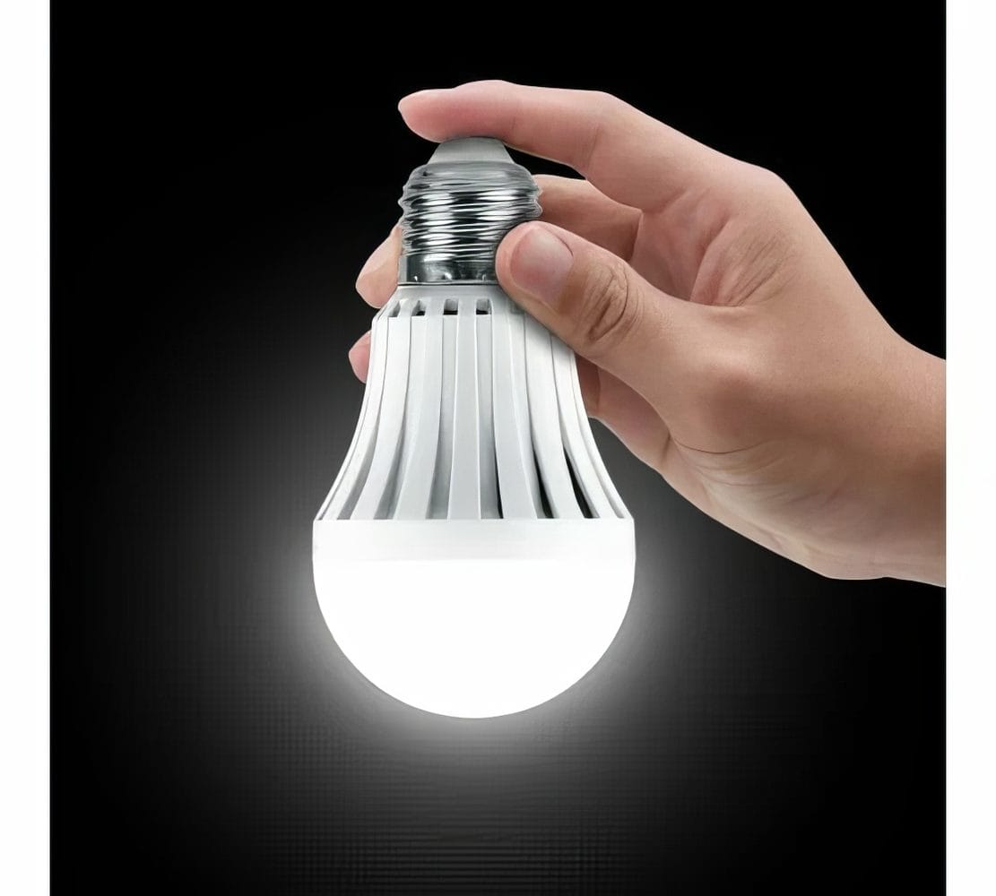 Лампа Feron с аккумулятором Е27 WL16 4000К 5W 350-400Lm